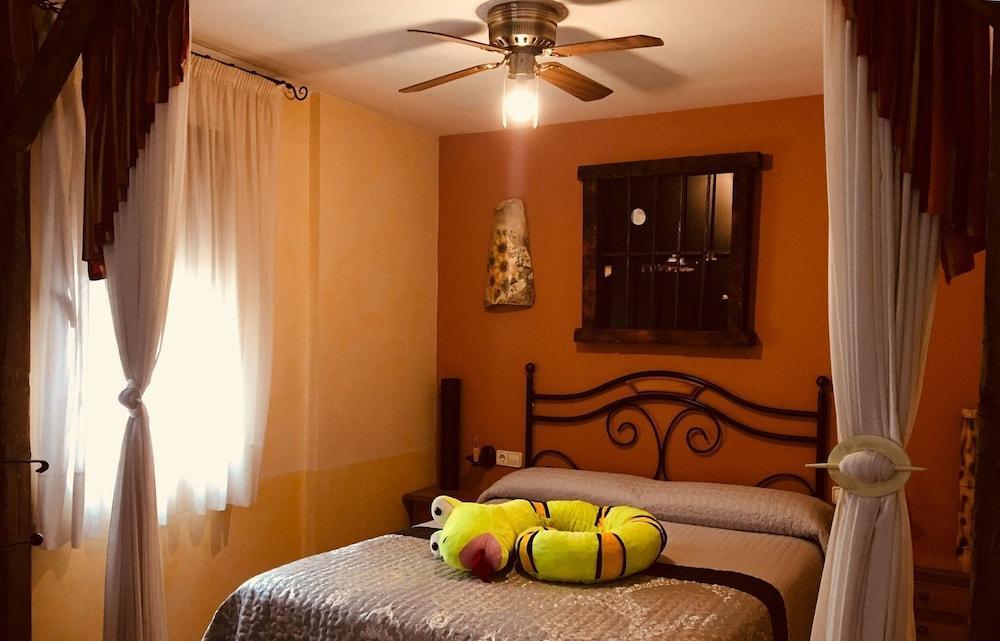 Hotel Hospederia Zacatin アルカラ・ラ・レアル エクステリア 写真