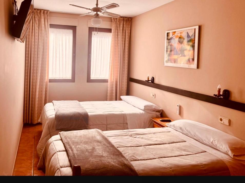 Hotel Hospederia Zacatin アルカラ・ラ・レアル エクステリア 写真